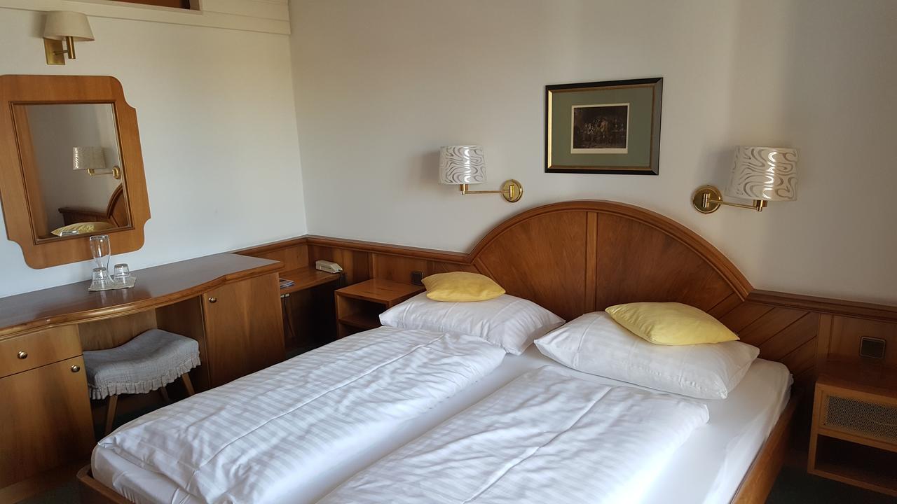 Hotel Kanz วิลลาค ภายนอก รูปภาพ