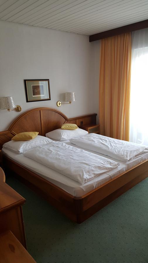 Hotel Kanz วิลลาค ภายนอก รูปภาพ