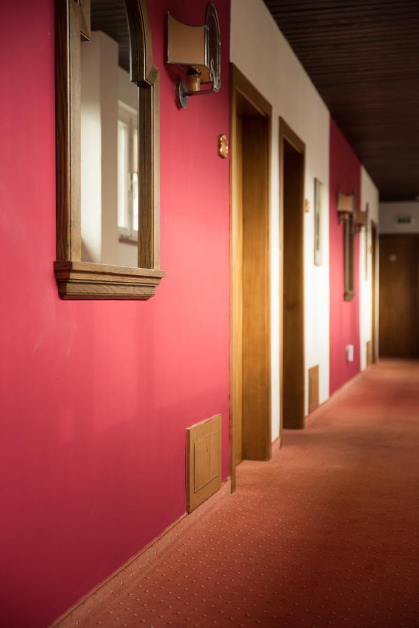 Hotel Kanz วิลลาค ภายนอก รูปภาพ