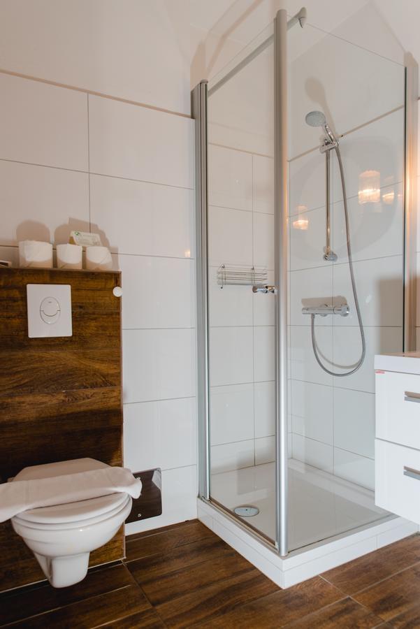 Hotel Kanz วิลลาค ภายนอก รูปภาพ